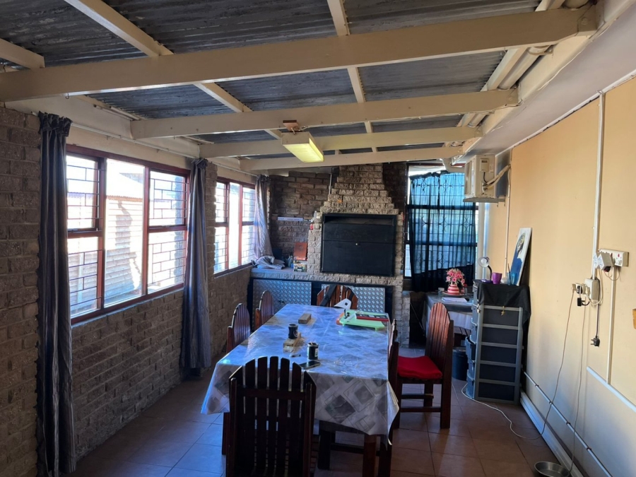 4 Bedroom Property for Sale in Heuwelkruin Eastern Cape